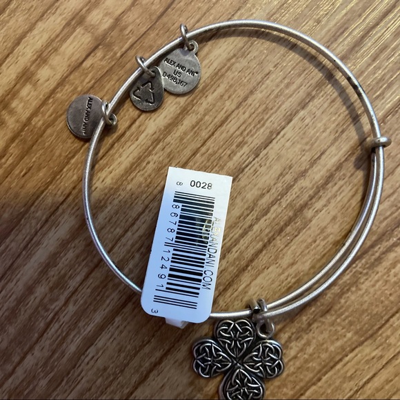 Alex and Ani Four Leaf Clover Bracelet NWT - Picture 6 of 8